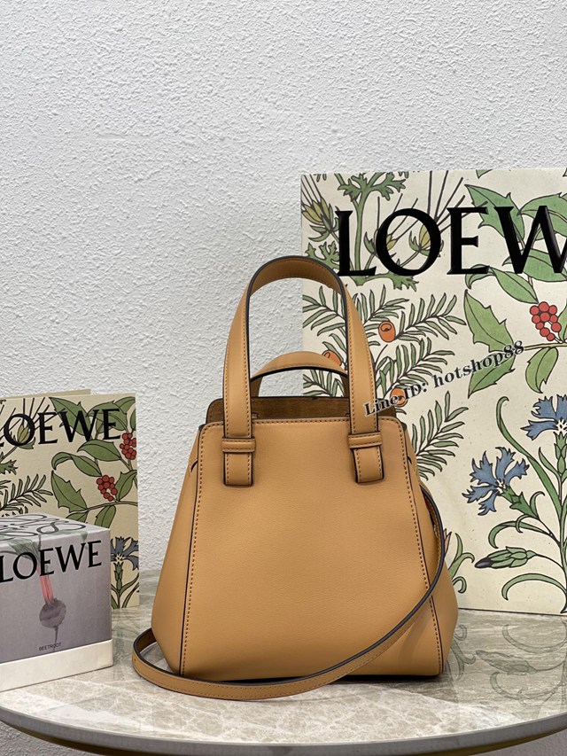 Loewe專櫃新顏色字母肩帶女包 羅意威經典小牛皮Hammok Nugget手提手拎肩背包 10398 lyw1205
